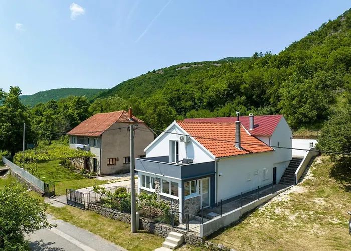 Holiday House Zrmanja Vrelo